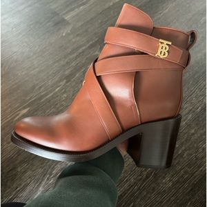 burberry brown pryle leather booties